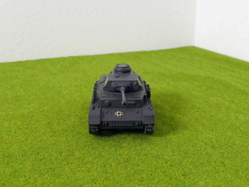 Solido Panzer IV front view