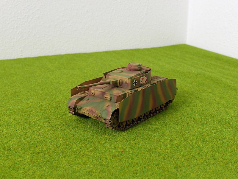 Solido Panzer IV left front view