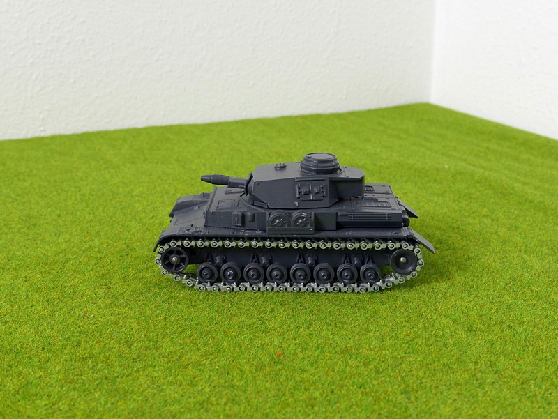 Solido Panzer IV left view